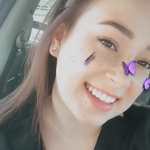 Meet your Posher, Michaela